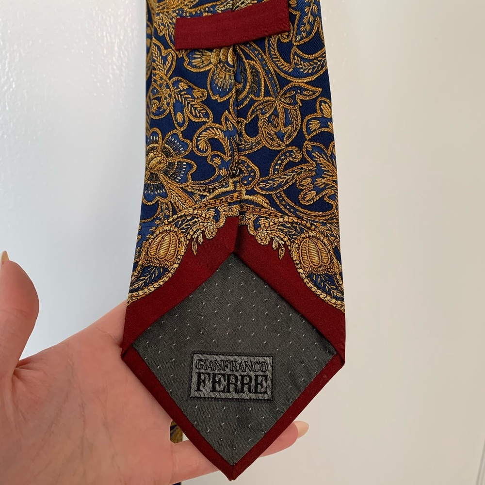 Tie